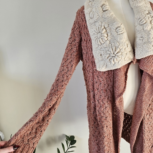 Anthropologie M Knitted & Knotted Lilitz Cable Knit Sweater with Cream Collar - Picture 2 of 7